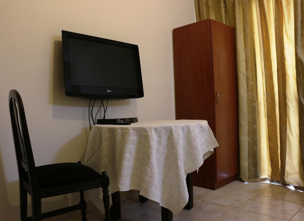 Bil Residence Jounieh Chambre photo