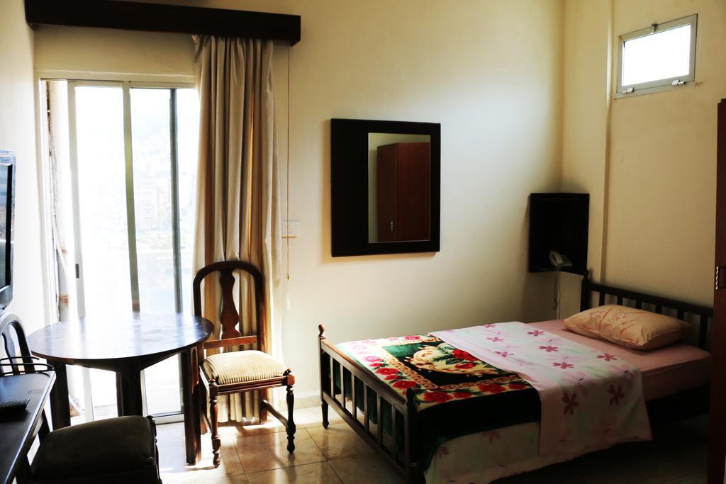 Bil Residence Jounieh Chambre photo